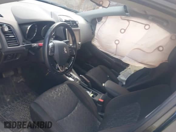 2022 Mitsubishi Outlander ES z VIN JA4APUAUXNU018508, wystawiony jako IAAI lot #43062526 z przebiegiem 41 246 mil mil oraz . Historia ofert i sprzedaży dostępna na DreamBid. Obrazek 5.