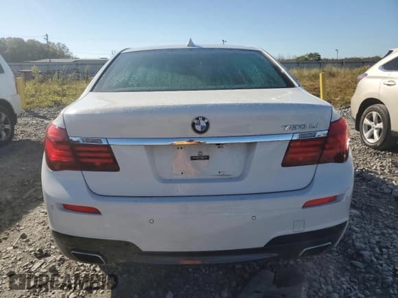 ✅ 2015 BMW 7 Series 750Li • VIN: WBAYE8C53FD781847 • Lot: 87216165. Wystawiony na Copart z przebiegiem 95 907 mil. Bezpłatny archiwum sprzedaży aukcyjnych z USA i szczegółowy raport historii pojazdu na DreamBid. Zdjęcie 6.