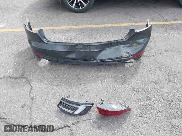 ✅ 2018 Audi A4 Premium • VIN: WAUKMAF44JA088752 • Lot: 43441026. Listed on IAAI with 172,404 mi. Free auction sales archive from the USA and detailed vehicle history report at DreamBid. Image 12.