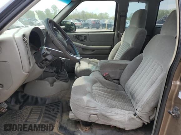 ✅ 2002 Chevrolet S-10 Fleet • VIN: 1GCCS195628131885 • Лот: 55493255. Опубликован ранее на Copart с пробегом 154 613 миль. Бесплатный доступ к архиву аукционных продаж из США и подробный отчёт об истории автомобиля на DreamBid. Изображение 7.