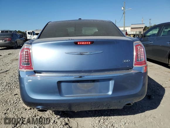 ✅ 2011 Chrysler 300 Limited • VIN: 2C3CA5CG1BH580846 • Lot: 86685555. Listed on Copart with 152,013 mi. Free auction sales archive from the USA and detailed vehicle history report at DreamBid. Image 6.