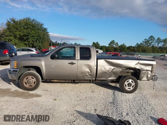 ✅ 2013 Chevrolet Silverado 2500HD LT • VIN: 1GC2CXCG8DZ349202 • Lot: 43619800. Listed on IAAI with 169,852 mi. Free auction sales archive from the USA and detailed vehicle history report at DreamBid. Image 14.