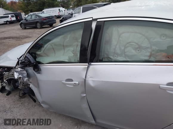 ✅ 2011 Buick Regal CXL RL3 • VIN: 2G4GR5EC8B9184659 • Lot: 43571627. Wystawiony na IAAI z przebiegiem Nie podano. Bezpłatny archiwum sprzedaży aukcyjnych z USA i szczegółowy raport historii pojazdu na DreamBid. Zdjęcie 11.