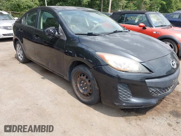 ✅ 2012 Mazda 3 i Sport • VIN: JM1BL1UF4C1584521 • Lot: 42940401. Wystawiony na IAAI z przebiegiem Nie podano. Bezpłatny archiwum sprzedaży aukcyjnych z USA i szczegółowy raport historii pojazdu na DreamBid. Zdjęcie 1.