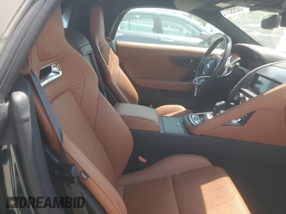 ✅ 2021 Jaguar F-Type P300 • VIN: SAJDD5GX0MCK75010 • Lot: 66995115. Wystawiony na Copart z przebiegiem 57 637 mil. Bezpłatny archiwum sprzedaży aukcyjnych z USA i szczegółowy raport historii pojazdu na DreamBid. Zdjęcie 10.