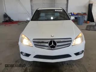 ✅ 2010 Mercedes-Benz C 300 Sport • VIN: WDDGF5EB0AR087809 • Lot: 82696455. Wystawiony na Copart z przebiegiem 130 876 mil. Bezpłatny archiwum sprzedaży aukcyjnych z USA i szczegółowy raport historii pojazdu na DreamBid. Zdjęcie 5.