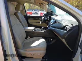 ✅ 2019 Buick Enclave Premium • VIN: 5GAERCKW5KJ299191 • Lot: 43478578. Wystawiony na IAAI z przebiegiem 128 561 mil. Bezpłatny archiwum sprzedaży aukcyjnych z USA i szczegółowy raport historii pojazdu na DreamBid. Zdjęcie 5.