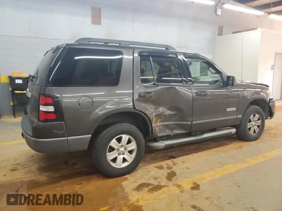 ✅ 2006 Ford Explorer XLS • VIN: 1FMEU72EX6UA42250 • Lot: 68929885. Wystawiony na Copart z przebiegiem 151 535 mil. Bezpłatny archiwum sprzedaży aukcyjnych z USA i szczegółowy raport historii pojazdu na DreamBid. Zdjęcie 3.