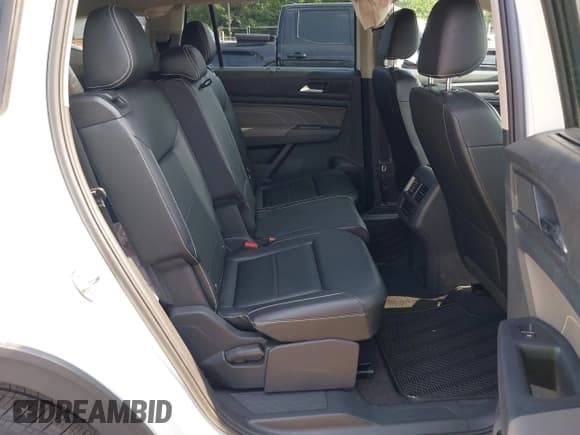 ✅ 2022 Volkswagen Atlas SE • VIN: 1V2LP2CA4NC521669 • Lot: 42870781. Listed on IAAI with 30,701 mi. Free auction sales archive from the USA and detailed vehicle history report at DreamBid. Image 8.