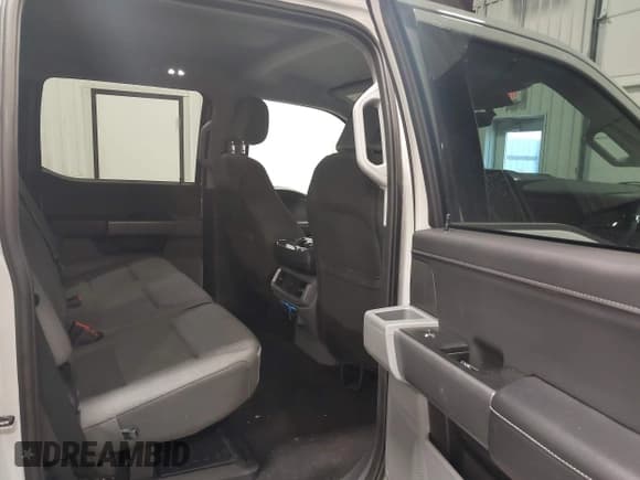 ✅ 2024 Ford F-150 XLT • VIN: 1FTFW3LD7RFA25108 • Лот: 43819245. Опубликован ранее на IAAI с пробегом 57 943 миль. Бесплатный доступ к архиву аукционных продаж из США и подробный отчёт об истории автомобиля на DreamBid. Изображение 8.