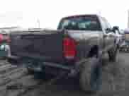 2005 Dodge 3500 SLT z VIN 3D7LS38C95G829634, wystawiony jako IAAI lot #41478684 z przebiegiem 173 801 mil mil oraz . Historia ofert i sprzedaży dostępna na DreamBid. Obrazek 4.