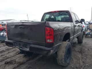 2005 Dodge 3500 SLT z VIN 3D7LS38C95G829634, wystawiony jako IAAI lot #41478684 z przebiegiem 173 801 mil mil oraz . Historia ofert i sprzedaży dostępna na DreamBid. Obrazek 4.