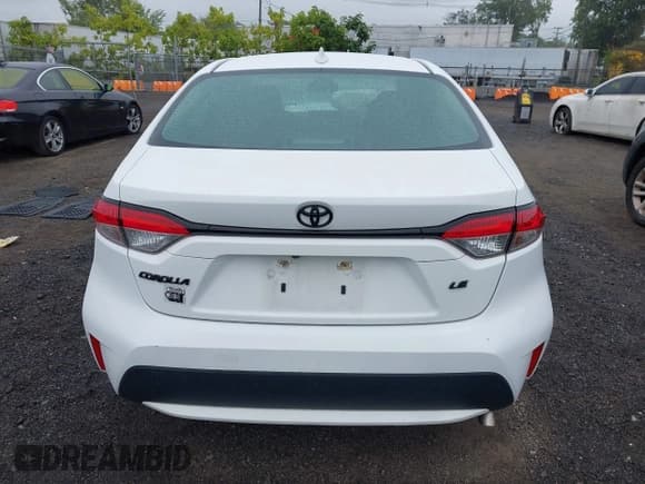 ✅ 2021 Toyota Corolla LE • VIN: 5YFEPMAE2MP192813 • Lot: 43190893. Listed on IAAI with 36,399 mi. Free auction sales archive from the USA and detailed vehicle history report at DreamBid. Image 16.