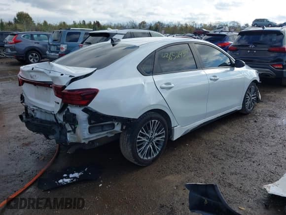 ✅ 2022 Kia Forte GT-Line • VIN: 3KPF54AD6NE426584 • Лот: 43652439. Опубликован ранее на IAAI с пробегом 88 091 миль. Бесплатный доступ к архиву аукционных продаж из США и подробный отчёт об истории автомобиля на DreamBid. Изображение 4.