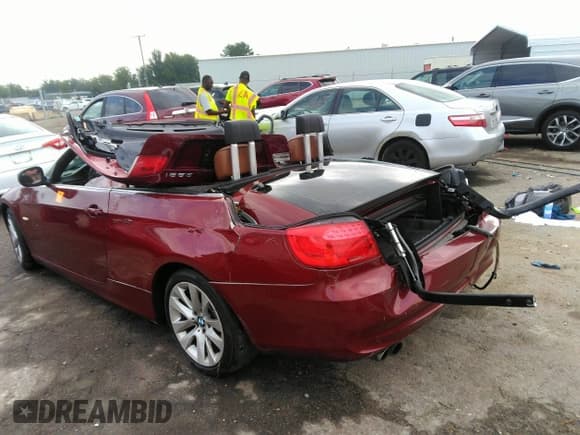 ✅ 2011 BMW 3 Series 328i • VIN: WBADW7C56BE727131 • Lot: 42928196. Listed on IAAI with Not provided. Free auction sales archive from the USA and detailed vehicle history report at DreamBid. Image 3.