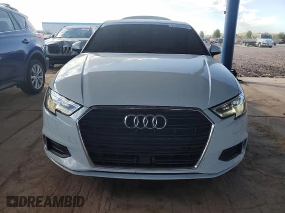 ✅ 2018 Audi A3 Premium • VIN: WAUAUGFF2J1015864 • Lot: 85367095. Wystawiony na Copart z przebiegiem 90 835 mil. Bezpłatny archiwum sprzedaży aukcyjnych z USA i szczegółowy raport historii pojazdu na DreamBid. Zdjęcie 5.