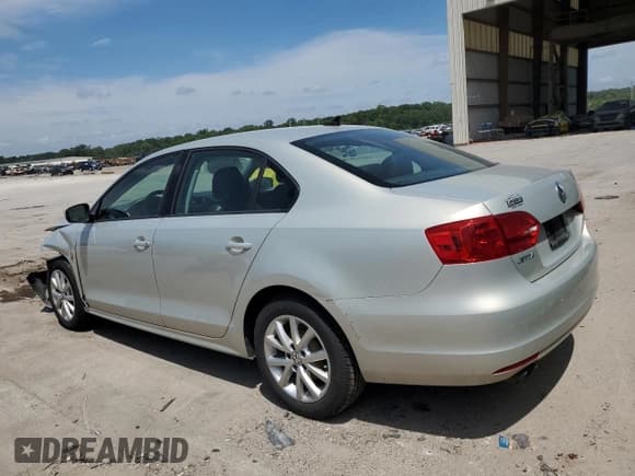 ✅ 2011 Volkswagen Jetta SE • VIN: 3VWDX7AJ5BM395660 • Lot: 64229675. Listed on Copart with 123,644 mi. Free auction sales archive from the USA and detailed vehicle history report at DreamBid. Image 2.