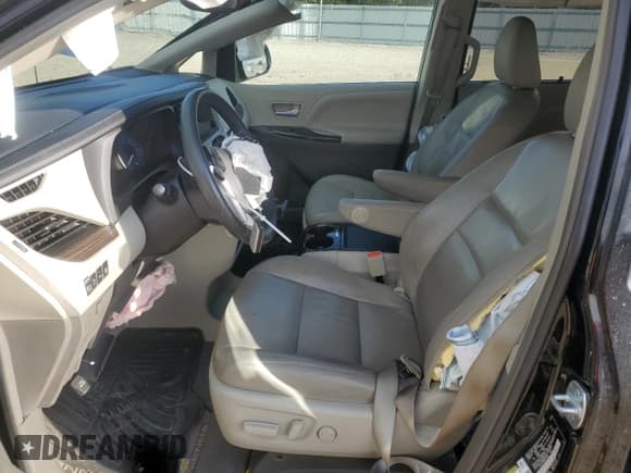 ✅ 2017 Toyota Sienna XLE Auto Access Seat • VIN: 5TDYZ3DC0HS773008 • Лот: 90414015. Опубликован ранее на Copart с пробегом 108 439 миль. Бесплатный доступ к архиву аукционных продаж из США и подробный отчёт об истории автомобиля на DreamBid. Изображение 7.