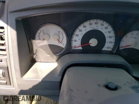 2007 Dodge Dakota ST z VIN 1D7HE28K37S227337, wystawiony jako Copart lot #68823855 z przebiegiem Nie podano mil oraz Szkoda całkowita • Salvage title. Historia ofert i sprzedaży dostępna na DreamBid. Obrazek 9.