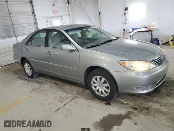✅ 2005 Toyota Camry LE • VIN: 4T1BE32K55U605525 • Лот: 92469755. Опубликован ранее на Copart с пробегом 249 570 миль. Бесплатный доступ к архиву аукционных продаж из США и подробный отчёт об истории автомобиля на DreamBid. Изображение 4.