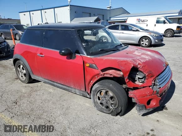 ✅ 2010 MINI Hardtop • VIN: WMWMF3C59ATZ64473 • Lot: 56569095. Wystawiony na Copart z przebiegiem 104 146 mil. Bezpłatny archiwum sprzedaży aukcyjnych z USA i szczegółowy raport historii pojazdu na DreamBid. Zdjęcie 4.