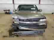 ✅ 2001 Chevrolet Silverado 1500 LS • VIN: 2GCEC19T611298530 • Lot: 67365554. Wystawiony na Copart z przebiegiem 144 277 mil mil. Skorzystaj z bezpłatnego archiwum sprzedaży aukcyjnych z USA i zobacz szczegółowy raport historii pojazdu na DreamBid. Zdjęcie 5.