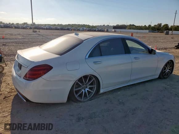 ✅ 2019 Mercedes-Benz S 560 • VIN: WDDUG8DB8KA437495 • Lot: 86145605. Wystawiony na Copart z przebiegiem 27 178 mil. Bezpłatny archiwum sprzedaży aukcyjnych z USA i szczegółowy raport historii pojazdu na DreamBid. Zdjęcie 3.