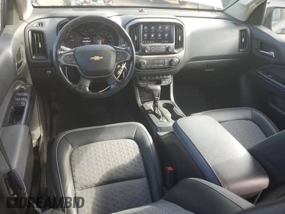 2020 Chevrolet Colorado 2WD Z71 z VIN 1GCGSDEN8L1226905, wystawiony jako Copart lot #63519215 z przebiegiem 71 209 mil mil oraz Szkoda całkowita • Salvage title. Historia ofert i sprzedaży dostępna na DreamBid. Obrazek 8.