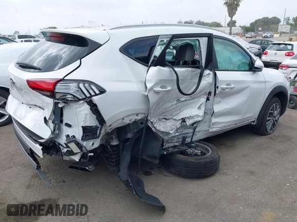 ✅ 2020 Hyundai Tucson SEL • VIN: KM8J33AL8LU176728 • Lot: 37715496. Listed on IAAI with 32,625 mi. Free auction sales archive from the USA and detailed vehicle history report at DreamBid. Image 4.