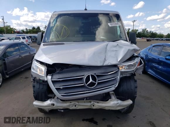 ✅ 2020 Mercedes-Benz Sprinter Cargo • VIN: W1W70BGYXLT025100 • Lot: 60259843. Wystawiony na Copart z przebiegiem 56 048 mil. Bezpłatny archiwum sprzedaży aukcyjnych z USA i szczegółowy raport historii pojazdu na DreamBid. Zdjęcie 5.