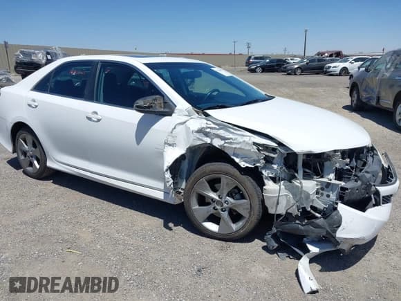 ✅ 2014 Toyota Camry SE • VIN: 4T1BK1FK0EU537402 • Lot: 42320099. Listed on IAAI with 245,901 mi. Free auction sales archive from the USA and detailed vehicle history report at DreamBid. Image 1.