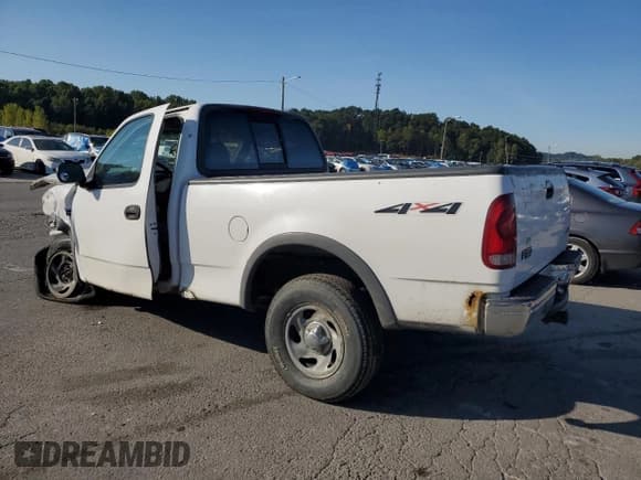 ✅ 1998 Ford F-150 • VIN: 1FTZF1826WKC33413 • Lot: 72064485. Wystawiony na Copart z przebiegiem 204 106 mil. Bezpłatny archiwum sprzedaży aukcyjnych z USA i szczegółowy raport historii pojazdu na DreamBid. Zdjęcie 2.