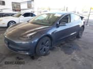 ✅ 2022 Tesla Model 3 Long Range • VIN: 5YJ3E1EB5NF126104 • Lot: 41845943. Wystawiony na IAAI z przebiegiem 46 492 mil. Bezpłatny archiwum sprzedaży aukcyjnych z USA i szczegółowy raport historii pojazdu na DreamBid. Zdjęcie 2.