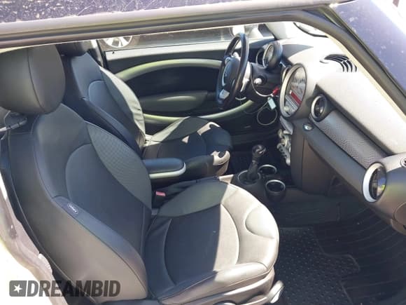 ✅ 2009 MINI Clubman S • VIN: WMWMM33549TP93262 • Лот: 42956414. Опубликован ранее на IAAI с пробегом 112 928 миль. Бесплатный доступ к архиву аукционных продаж из США и подробный отчёт об истории автомобиля на DreamBid. Изображение 5.