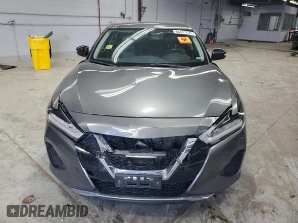 ✅ 2019 Nissan Maxima SL • VIN: 1N4AA6AVXKC377134 • Lot: 66631575. Wystawiony na Copart z przebiegiem 85 482 mil. Bezpłatny archiwum sprzedaży aukcyjnych z USA i szczegółowy raport historii pojazdu na DreamBid. Zdjęcie 5.