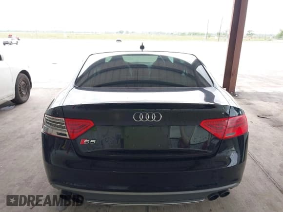 ✅ 2013 Audi S5 Premium Plus • VIN: WAUCGAFR7DA031148 • Лот: 42112636. Опубликован ранее на IAAI с пробегом 89 036 миль. Бесплатный доступ к архиву аукционных продаж из США и подробный отчёт об истории автомобиля на DreamBid. Изображение 16.