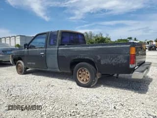 ✅ 1993 Nissan Hardbody • VIN: 1N6HD16S0PC354791 • Lot: 62843095. Wystawiony na Copart z przebiegiem 113 205 mil. Bezpłatny archiwum sprzedaży aukcyjnych z USA i szczegółowy raport historii pojazdu na DreamBid. Zdjęcie 2.