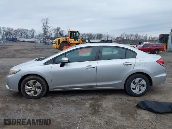 ✅ 2014 Honda Civic LX • VIN: 19XFB2F57EE203422 • Лот: 43695149. Опубликован ранее на IAAI с пробегом 212 794 миль. Бесплатный доступ к архиву аукционных продаж из США и подробный отчёт об истории автомобиля на DreamBid. Изображение 14.