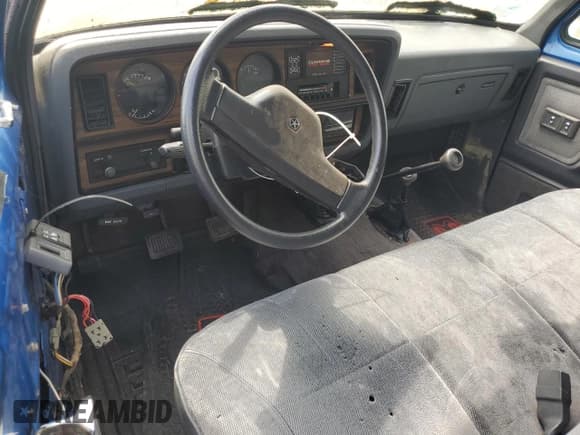 ✅ 1991 Dodge D/W 250 • VIN: 1B7KM26C5MS319916 • Lot: 57512115. Listed on Copart with 77,179 mi. Free auction sales archive from the USA and detailed vehicle history report at DreamBid. Image 8.