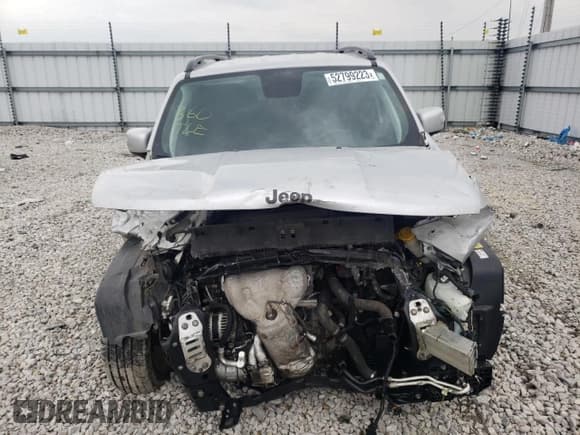 ✅ 2018 Jeep Renegade Latitude • VIN: ZACCJABB8JPH40146 • Lot: 80794245. Wystawiony na Copart z przebiegiem 185 677 mil. Bezpłatny archiwum sprzedaży aukcyjnych z USA i szczegółowy raport historii pojazdu na DreamBid. Zdjęcie 5.