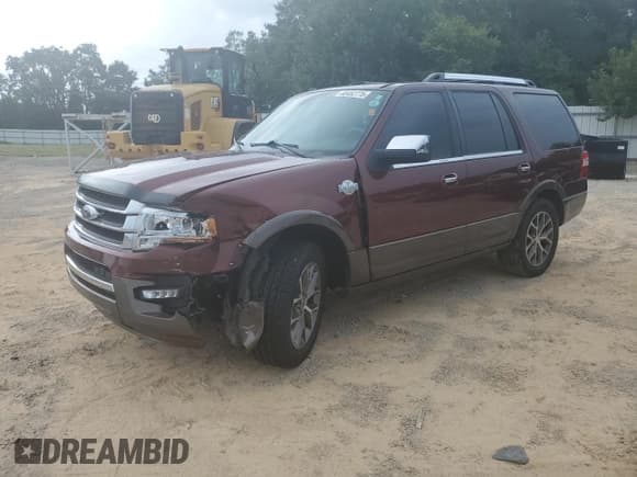 ✅ 2015 Ford Expedition XLT • VIN: 1FMJU1HT7FEF14013 • Lot: 68452775. Listed on Copart with 218,599 mi. Free auction sales archive from the USA and detailed vehicle history report at DreamBid. Image 1.