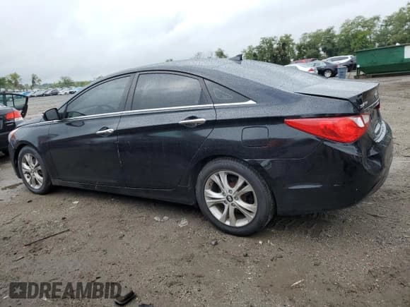 ✅ 2013 Hyundai Sonata SE • VIN: 5NPEC4AC9DH603910 • Lot: 71885284. Wystawiony na Copart z przebiegiem 156 574 mil. Bezpłatny archiwum sprzedaży aukcyjnych z USA i szczegółowy raport historii pojazdu na DreamBid. Zdjęcie 2.