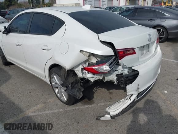 ✅ 2018 Acura ILX Premium • VIN: 19UDE2F76JA007762 • Lot: 41462381. Wystawiony na IAAI z przebiegiem 27 568 mil. Bezpłatny archiwum sprzedaży aukcyjnych z USA i szczegółowy raport historii pojazdu na DreamBid. Zdjęcie 6.