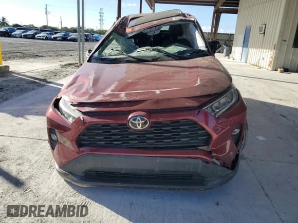 ✅ 2021 Toyota RAV4 XLE Premium • VIN: 2T3C1RFV0MW162195 • Lot: 86857015. Wystawiony na Copart z przebiegiem Nie podano. Bezpłatny archiwum sprzedaży aukcyjnych z USA i szczegółowy raport historii pojazdu na DreamBid. Zdjęcie 5.