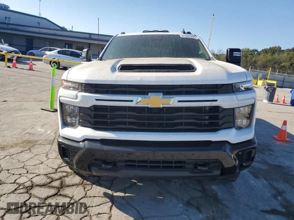 ✅ 2025 Chevrolet Silverado 2500HD Custom • VIN: 2GC4KME78S1106101 • Лот: 81983295. Опубликован ранее на Copart с пробегом 7 201 миль. Бесплатный доступ к архиву аукционных продаж из США и подробный отчёт об истории автомобиля на DreamBid. Изображение 5.