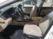 ✅ 2017 Hyundai Sonata SE • VIN: KMHE24L17HA054019 • Лот: 71368702. Опубликован ранее на Copart с пробегом 39 192 миль. Бесплатный доступ к архиву аукционных продаж из США и подробный отчёт об истории автомобиля на DreamBid. Изображение 7.