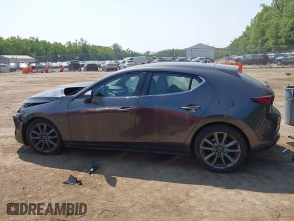 ✅ 2020 Mazda 3 Preferred • VIN: JM1BPAMM8L1162190 • Лот: 42410438. Опубликован ранее на IAAI с пробегом Не указан. Бесплатный доступ к архиву аукционных продаж из США и подробный отчёт об истории автомобиля на DreamBid. Изображение 13.