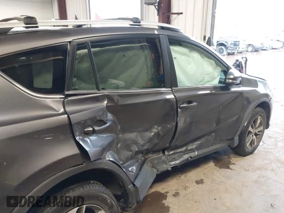 ✅ 2016 Toyota RAV4 XLE • VIN: 2T3RFREV5GW533000 • Лот: 41200794. Опубликован ранее на IAAI с пробегом 70 189 миль. Бесплатный доступ к архиву аукционных продаж из США и подробный отчёт об истории автомобиля на DreamBid. Изображение 6.