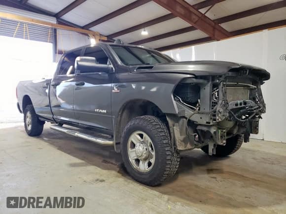 ✅ 2022 Ram 2500 Tradesman • VIN: 3C6UR5HLXNG155068 • Lot: 84618345. Listed on Copart with 125,597 mi. Free auction sales archive from the USA and detailed vehicle history report at DreamBid. Image 4.