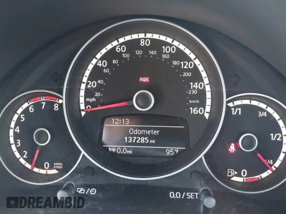 ✅ 2013 Volkswagen Beetle 2.5L • VIN: 3VWHX7AT3DM603962 • Lot: 42329256. Listed on IAAI with 137,285 mi. Free auction sales archive from the USA and detailed vehicle history report at DreamBid. Image 7.